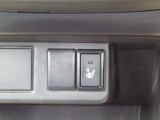 運転席はシートヒーター付き!!