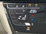 オートエアコンで温度設定ラクラク。