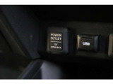 12V電源ソケットから、携帯の充電なども可能です。