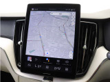 Googleのアプリとサービスがビルトインされ、スマホと同じように車両を直感的に操作できます。Googleマップが統合されており、リアルタイムの交通情報、音声操作によってより早く目的地に到着できます。