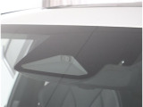 サポカーSとは、衝突被害軽減ブレーキに加えて、高齢者に多いと言われている踏み間違い事故防止をサポートする機能です。詳しくは販売店スタッフまでおたずねください。
