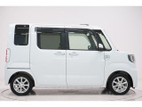 県内13店舗にて常時500台以上ダイハツ車を展示中です。見て、触って、納得のいく一台をぜひ見つけてください。