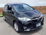 自社整備工場で点検整備をおこなってからお渡ししています。車検が残っている場合は『12ヶ月点検整備』を、車検整備付きの場合は『車検整備』をおこないます。整備費用は車両本体価格に含まれています。