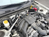 【STIフレキシブルVバー】お車の剛性を高めるタワーバーを装備。よりスムーズなコーナリング走行が可能となり、走りも楽しめます。