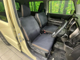 運転席シート廻りは使用感も少なく、良好な状態となっています。丁寧に使われていたことがよくわかりますね。