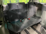 床下収納式のサードシートです。座席部分をコンパクトに収納でき、広大な荷室スペースとしてお使いいただけます!乗車人数や荷物の量など利用シーンに合わせて3列目を有効活用でき、とっても便利♪