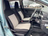 軽ですが運転席は広々とした印象です!