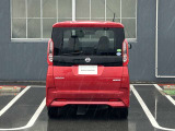 軽自動車に見えない堂々とした後姿です!
