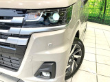 【LEDヘッドライト】悪天候や夜間走行時も良好な視界を確保し安心して運転できる高輝度LEDヘッドライトを装備!点灯速度が早く、消費電力も抑えられています。