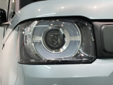 LEDヘッドライトは、点灯の瞬間から最大光量を発揮し、突然暗くなるトンネルなどでの安定感を高めます。