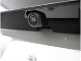 バックカメラが付いているので後方確認が非常にしやすいです。今や運転初心者も熟練者も必須装備!ついていて損はないですね♪