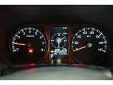 当社の中古車には1年間走行距離無制限の『ロングラン保証』がついています。年式は問わず、全国約5,000ヶ所のトヨタのお店で保証修理を受けることができます。