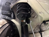お車を安心してお乗りいただく為には、足回りの定期点検が欠かせません。サービスサポート(有償保証)では無料点検もご提供しており、安心のカーライフをお過ごしいただけるサポート体制が整っています。