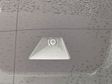 【ホンダセンシング】走行中に前方の車両等を認識し、衝突しそうな時は警報とブレーキで衝突回避と被害軽減をアシスト。より安全にドライブをお楽しみいただけます。