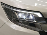 LEDヘッドライトです。デザイン性がよくとても明るいので、夜間の走行や悪天候でも安心です。しかも長寿命!