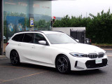 BMW在庫保有台数常時100台以上!ご来店の際はBMW本店(厚木市下荻野140-1)にご来店ください!弊社自慢の全天候型ショールーム!BMW在庫保有台数常時100台以上ございます!
