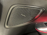 メルセデス・ベンツの定める厳しい基準をクリアしたお車のみをご案内させて頂きます。納車前整備はメーカー規定に基づき100項目以上にも及ぶ点検を熟練のメカニックによって行いご納車させて頂きます。