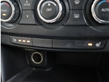 『1台』のお車に対して、3名体制で日々議論を重ね仕入れを行っております。