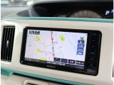 『1台』のお車に対して、3名体制で日々議論を重ね仕入れを行っております。