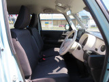 運転席周りも広く乗り降りもしやすいです!