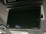 【フリップダウンモニター】大画面モニターで後席でもエンタメをお楽しみいただけます。小さなお子様にも大人気の装備です♪