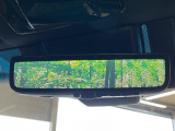 【デジタルインナーミラー】後席の大きな荷物や同乗者で後方が確認しづらい時でも安心!カメラが撮影した車両後方の映像をルームミラー内に表示。クリアな視界で状況の確認が可能です!