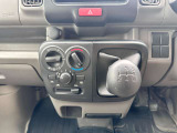 気温に合わせて直感的に操作することで、車内をいつでも快適に保てます。