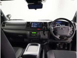 オシャレなインテリアで運転する気分も盛り上がりますよね^^