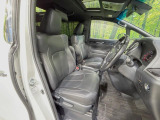 運転席シート廻りは使用感も少なく、良好な状態となっています。丁寧に使われていたことがよくわかりますね。