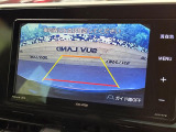 【バックカメラ】駐車時に後方がリアルタイム映像で確認できます。大型商業施設や立体駐車場での駐車時や、夜間のバック時に大活躍!
