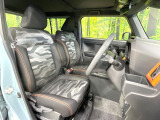 運転席シート廻りは使用感も少なく、良好な状態となっています。前オーナー様が丁寧に使っていたことがよくわかりますね。