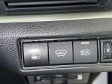 オートマチックハイビームとは、先行車や対向車のライトを認識し、ハイビームとロービームを自動で切り替える機能です。夜道の視界を確保します。詳細は販売店スタッフまでおたずねください。
