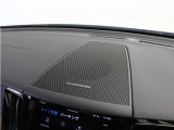 【harman/kardon】世界のオーディオファン垂涎のプレミアムサウンドシステムを搭載。原音に近い音場空間を忠実に再現。乗る人すべてに最良の音響体験を提供します。