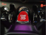 【プッシュスタート】プッシュスタートの最大のメリットは「防犯対策」です。スマートキーと車のIDが合致しないとエンジンは始動させることができません。