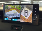 【マルチビューカメラシステム】専用のカメラにより、上から見下ろしたような視点で360度クルマの周囲を確認することができます☆死角部分も確認しやすく、狭い場所での切り返しや駐車もスムーズに行えます。