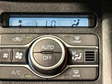 車内空調は&rdquo;AUTOエアコン&rdquo;にお任せ。運転に集中出来ますよ!