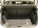 荷室は荷物を隠せるトノカバー付!充分な荷室の広さです!