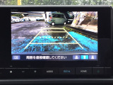 駐車も安心のリアカメラ付です