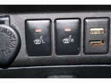 シートヒーター装備付き車!!座席に埋め込まれた電熱線によりシートを暖めることが出来る装備で、温めたられたシートは、寒い冬には最適です!!