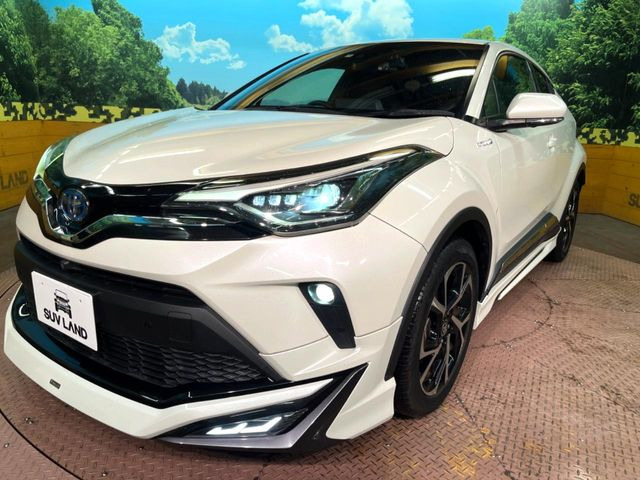 トヨタ C-HR G の中古車詳細 (66,990km, ホワイトパールクリスタル
