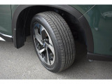 タイヤサイズは225/55R18です