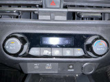 オートエアコン付きなので、温度を設定するだけで車内を快適にしてくれます!