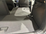 リヤシートを倒せば長さのあるお荷物も楽々!!