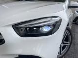 ●LEDヘッドライト:夜間走行時も良好な視界を確保し安心して運転できる高輝度LEDヘッドライトを装備!点灯速度が早く、消費電力も抑えられています。