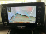 バックモニターつきですから車庫入れもラクになりますね。とても便利でうれしい安全装備です(^^♪