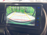 【バックカメラ】駐車時に後方がリアルタイム映像で確認できます。大型商業施設や立体駐車場での駐車時や、夜間のバック時に大活躍!運転スキルに関わらず、今や必須となった装備のひとつです!