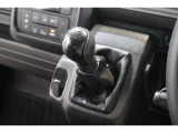 6速MTのお車です♪直感的な操作を楽しむことができます!