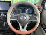 【純正革巻きステアリング】上質な革を使用することで、手にしっかり馴染みとても運転しやすいハンドルです♪