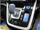 【車屋】として、長く車業界に従事した経験豊富なスタッフが多数在籍しております。