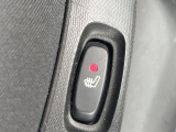 ●フロントシートヒーティング:運転席・助手席共に三段階で調節が可能なシートヒーターを装備しております。季節を問わず快適にご使用いただけます。